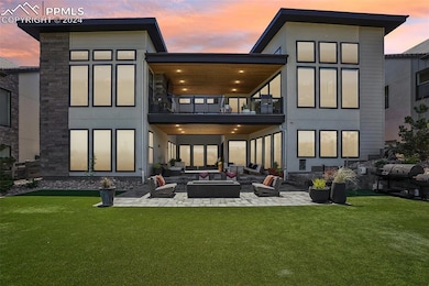 Covered terrace, expansive patio