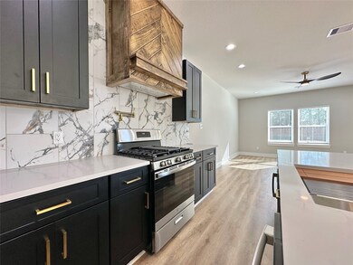 2444 Carmel St unit B, Houston, TX 77091 - photo 4