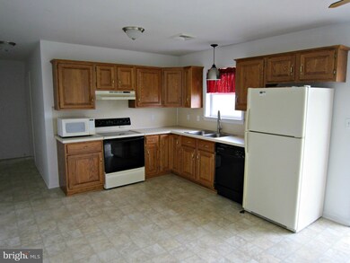 571 W Conestoga St, New Holland, PA 17557 - photo 5