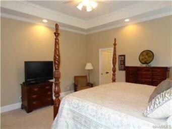 THE OTHER SIDE OF THE SPACIOUS MAIN BEDROOM
