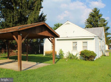 307 N Elm St, Moorefield, WV 26836 - photo 5