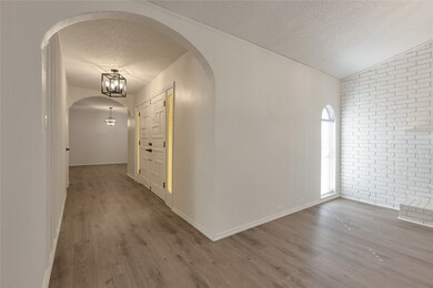 1817 Lincolnshire Dr, Bedford, TX 76021 - photo 5