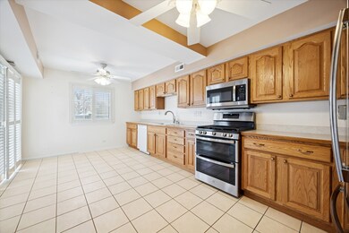 8065 Wildwood Ln unit 54CR, Darien, IL 60561 - photo 7
