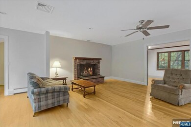 240 Ottowa Ln, Franklin Lakes, NJ 07417 - photo 3