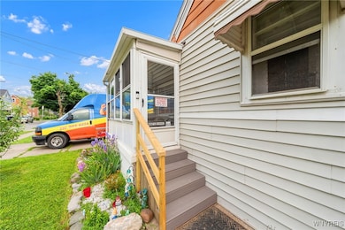 34 Spaulding St, Buffalo, NY 14220 - photo 3