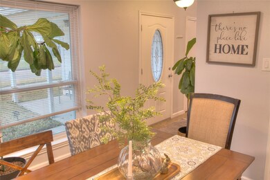 10903 Kentington Oak Dr, Humble, TX 77396 - photo 4