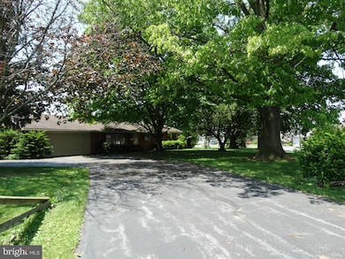 386 Wayburn St, Greencastle, PA 17225 - photo 5