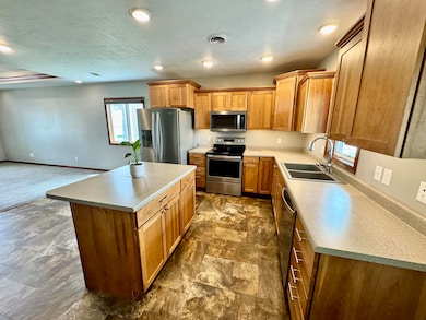 917 W 16th Ave, Mitchell, SD 57301 - photo 4