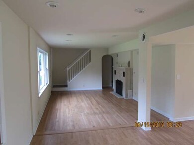 10101 Meadow Ln, Des Plaines, IL 60016 - photo 2