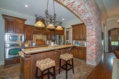 105 Fountain View 003