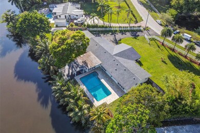 10880 SW 25th St, Davie, FL 33324 - photo 4