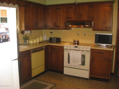 14 Cedar Rd, Wilkes Barre, PA 18705 - photo 4