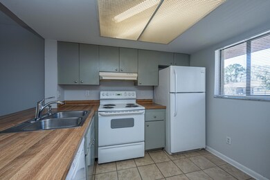 2178BeesFerryRdAptE13