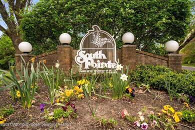 001_17_South_Pointe_Circle_332236_623016