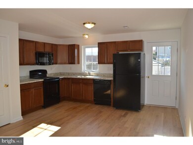 402 Acorn St, Lansdale, PA 19446 - photo 3