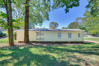 3464 Rock Creek Dr, Newton, NC 28658 - photo 4