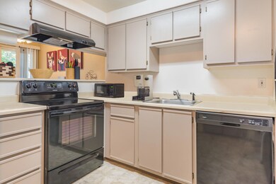 2785 NE Mesa Ct, Bend, OR 97701 - photo 3