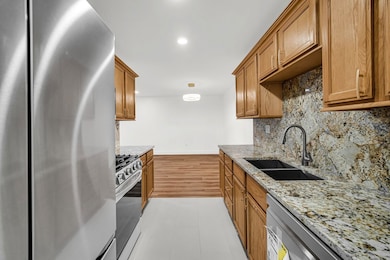 8936 N Parkside Ave unit B402, Des Plaines, IL 60016 - photo 5