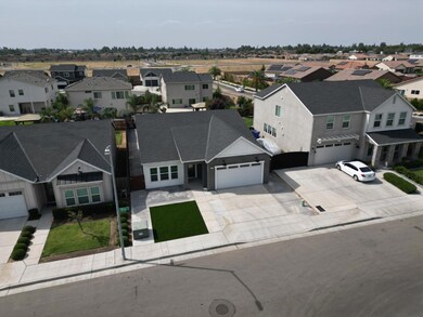 153 N Bliss Ave, Fresno, CA 93727 - photo 4