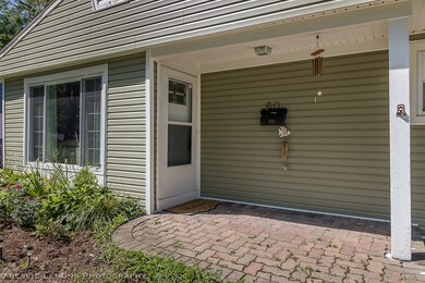 60 Sparrow Rd, Carpentersville, IL 60110 - photo 3