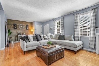 627 Thurston St unit 627, Wrentham, MA 02093 - photo 5