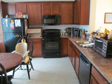 7145 Pioneer Dr, Macungie, PA 18062 - photo 4