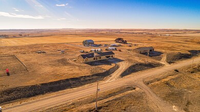 14926 Cochise St, Williston, ND 58801 - photo 2