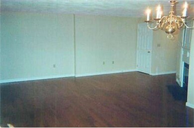 131 Brickett Hill Cir, Haverhill, MA 01830 - photo 2