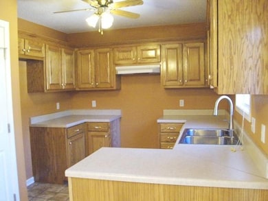 100 Brooklyn Cir, Shelbyville, TN 37160 - photo 6