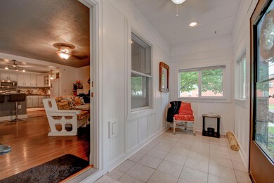 Entry/Sun Porch