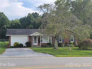 129 Francis Rd, Hendersonville, NC 28792 - photo 2