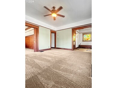 220 W Center St, Heppner, OR 97836 - photo 5