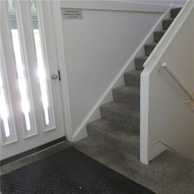 entry, steps to lower level