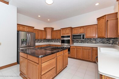 16577 Thorngate kitchen has new applianc
