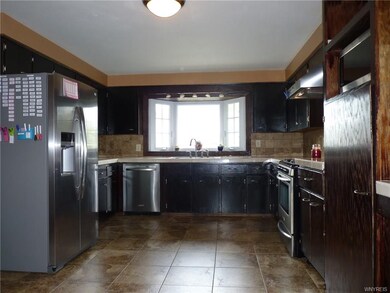 480 Meadow Dr, North Tonawanda, NY 14120 - photo 5