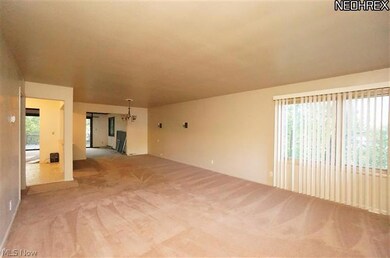 25141 Chatworth Dr, Euclid, OH 44117 - photo 2