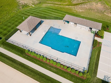 49-web-or-mls-3300-gray-birch-dr