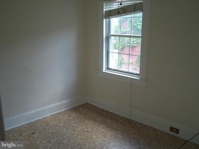 2740 Winchester St, Baltimore, MD 21216 - photo 7