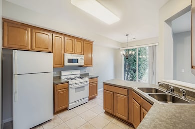 3174 Bromley Ln unit 674E, Aurora, IL 60502 - photo 4