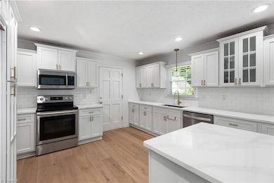 1509 Heathcliff Rd, High Point, NC 27262 - photo 6