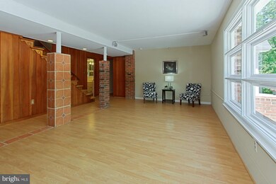 6527 Jay Miller Dr, Falls Church, VA 22041 - photo 5