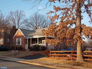 204 Hazel Ave, Folsom, PA 19033 - photo 2