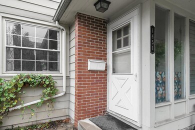 4-web-or-mls-1451-broadview-ave