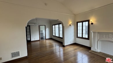 326 1/2 N Sycamore Ave, Los Angeles, CA 90036 - photo 4