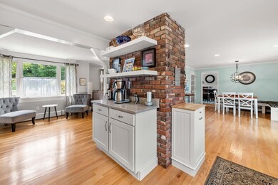 8 Deacon Rd, Bedford, NH 03110 - photo 4