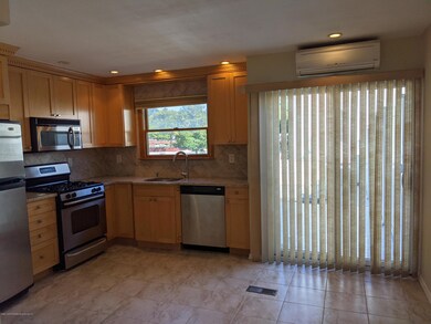 281 Doane Ave, Staten Island, NY 10308 - photo 5