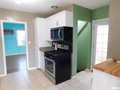 2139 Grove St, Davenport, IA 52804 - photo 6