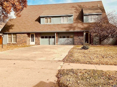 2926 SW Arrowhead Rd, Topeka, KS 66614 - photo 2