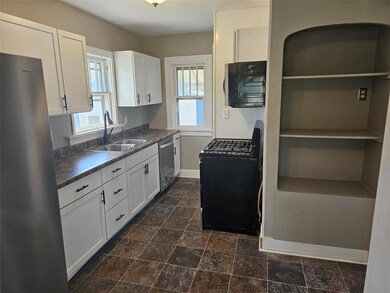 1129 C Ave NW, Cedar Rapids, IA 52405 - photo 4