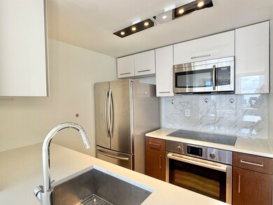 Mandalay on the Hudson unit 2001, Jersey City, NJ 07302 - photo 4